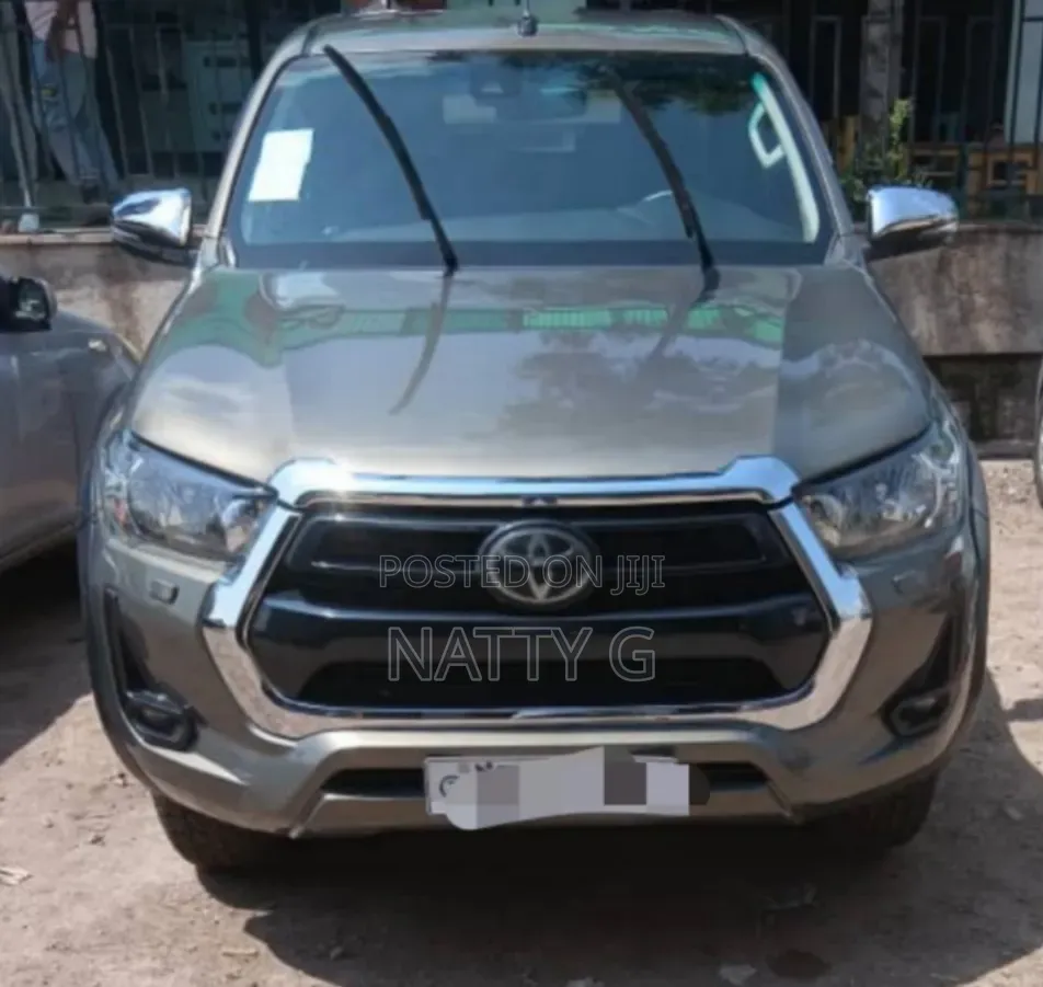 Toyota Hilux 2021 Gold