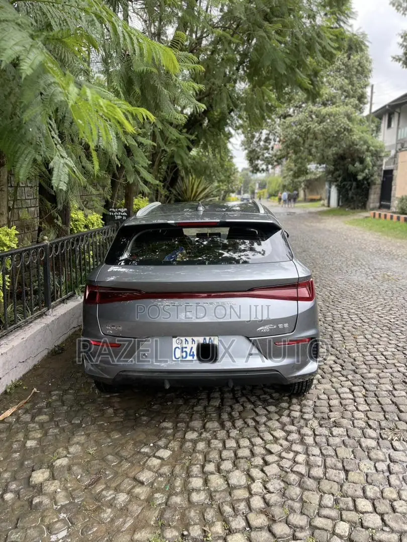 BYD E2 43 kWh 94 hp FWD 2024 Gray