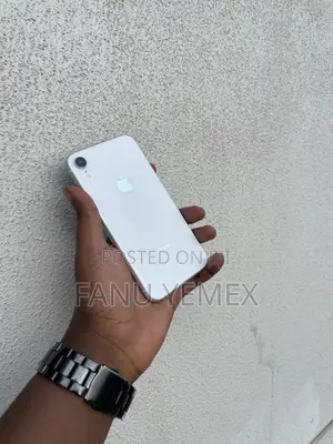 Apple iPhone XR 64 GB White