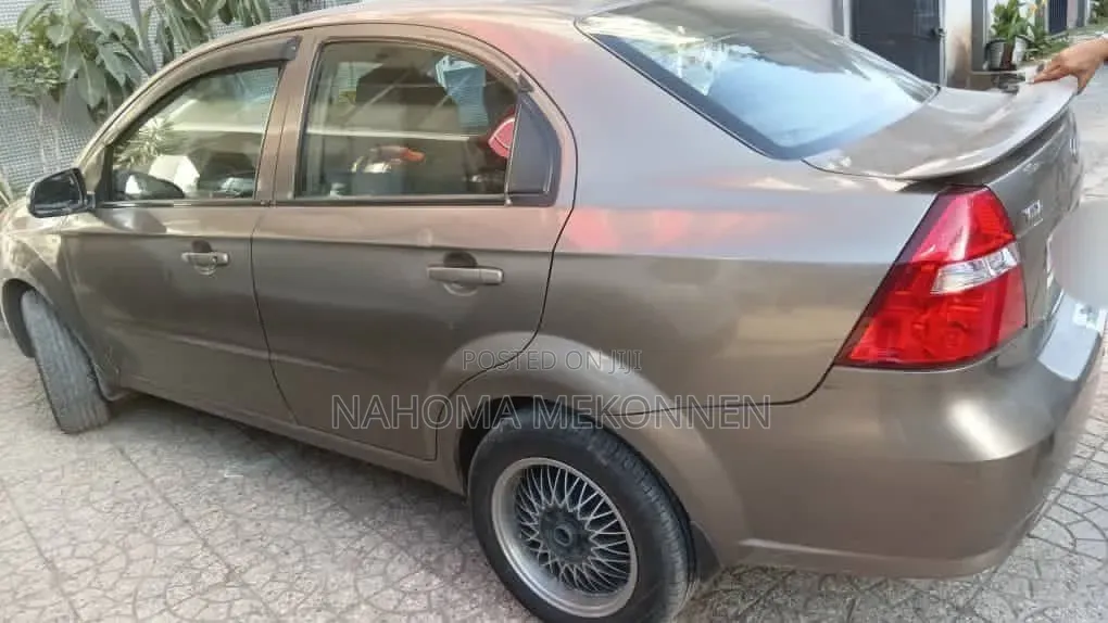 Chevrolet Aveo 2014 Brown