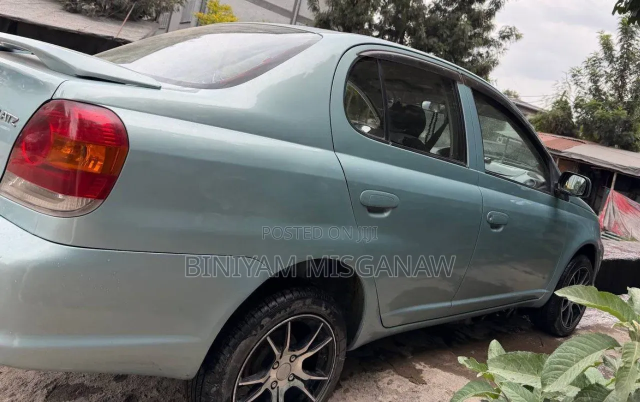 Toyota Platz 2005 Blue