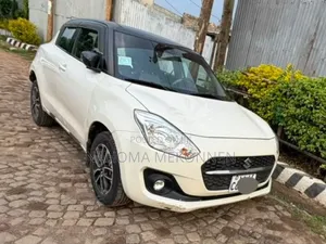 Suzuki Swift 2022 White