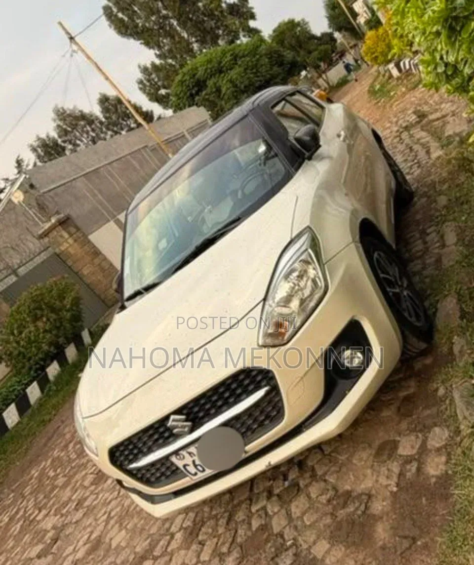 Suzuki Swift 2022 White