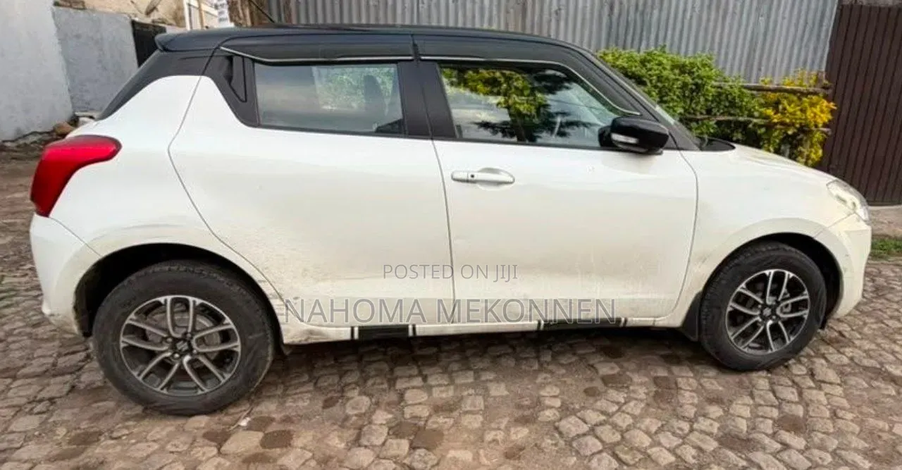 Suzuki Swift 2022 White