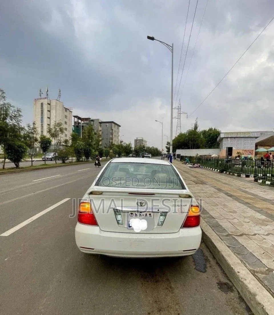 Toyota Corolla 2005 White
