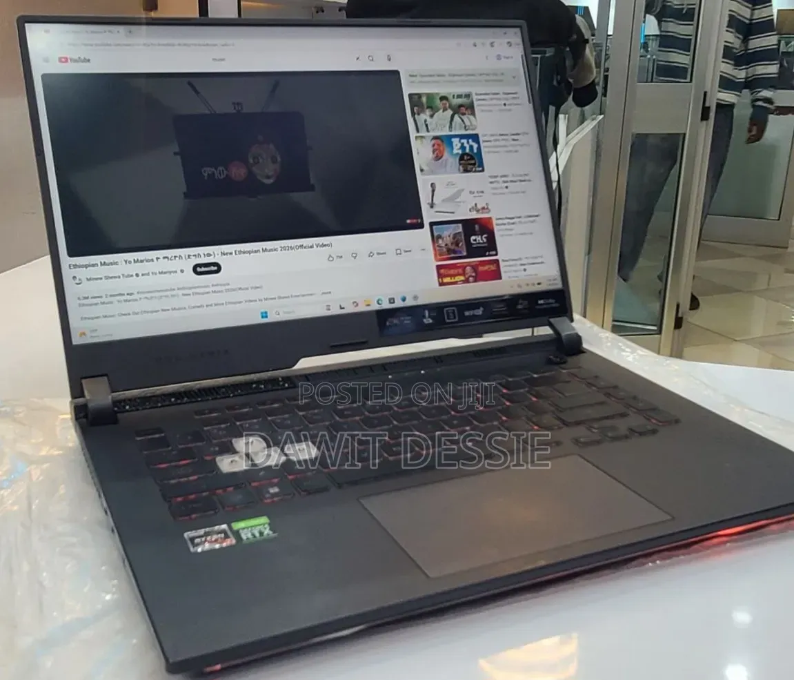 New Laptop Asus 16GB AMD Ryzen 7 SSD 512GB