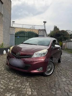 Toyota Yaris 2012 Red