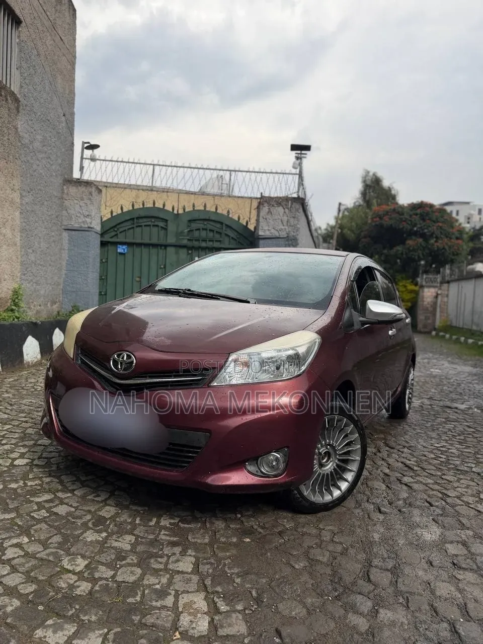 Toyota Yaris 2012 Red