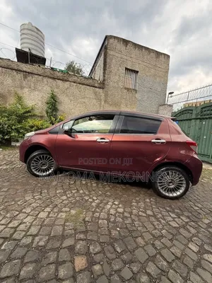 Toyota Yaris 2012 Red