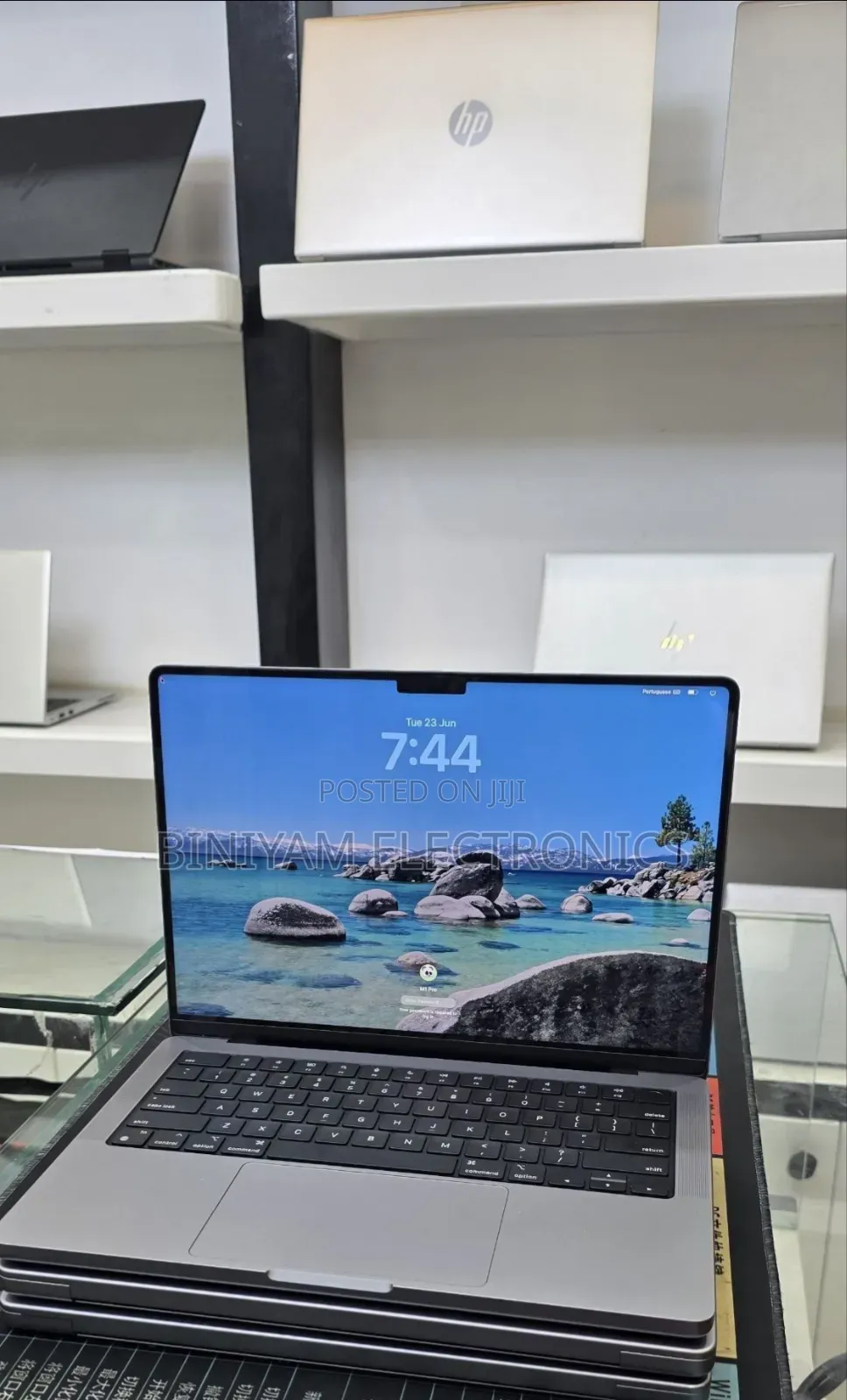 New Laptop Apple MacBook Pro 2021 M1 32GB Apple M1 Pro SSD 512GB