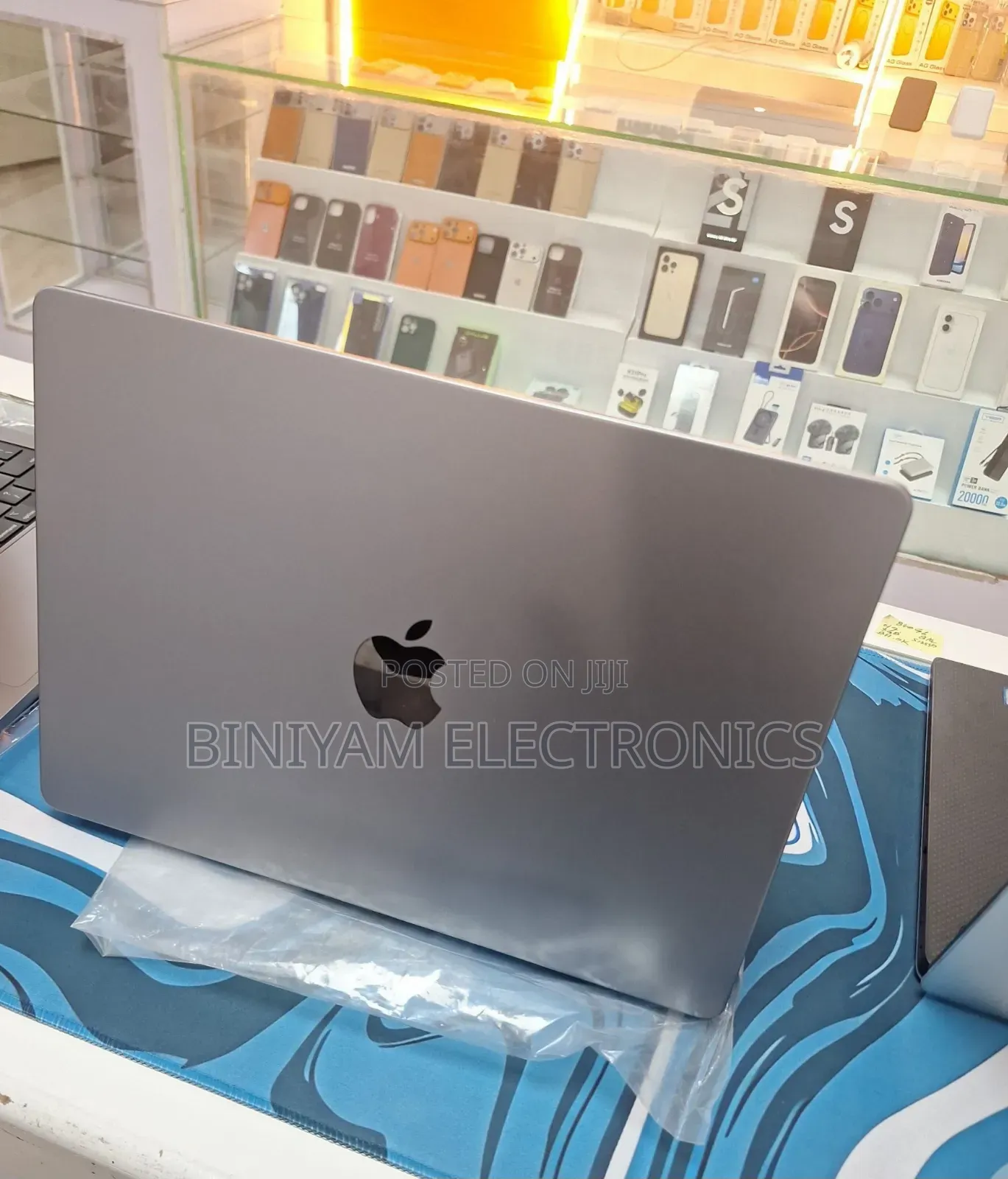 New Laptop Apple MacBook Pro 2021 M1 16GB Apple M1 Pro SSD 512GB