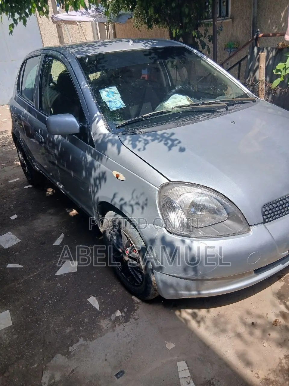 Toyota Vitz 2001 Gray