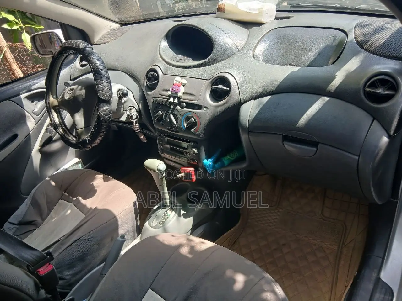 Toyota Vitz 2001 Gray
