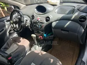 Toyota Vitz 2001 Gray