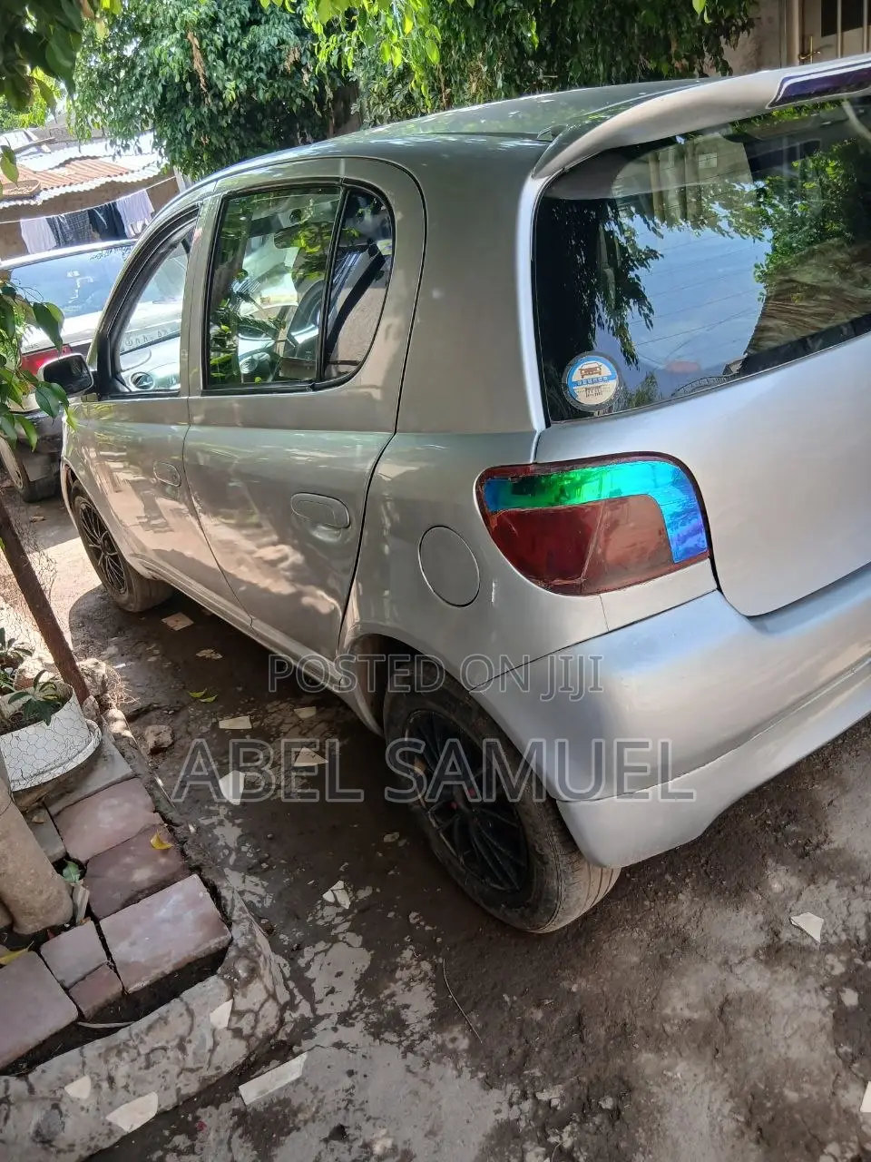 Toyota Vitz 2001 Gray
