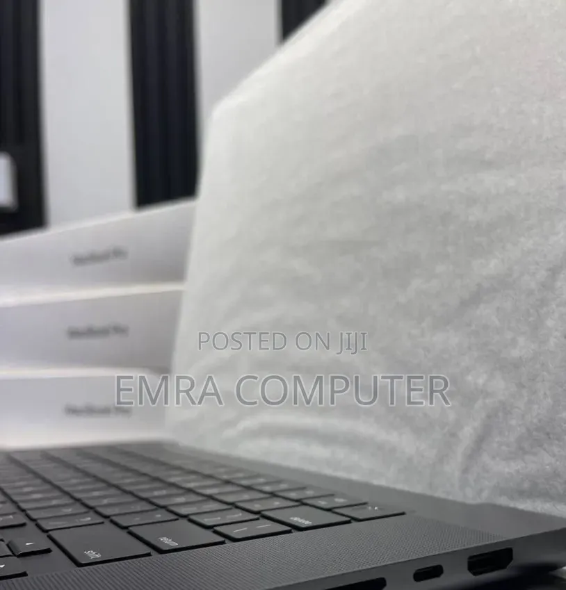 New Laptop Apple MacBook Pro 2024 M3 36GB Apple M3 Max SSD 1T