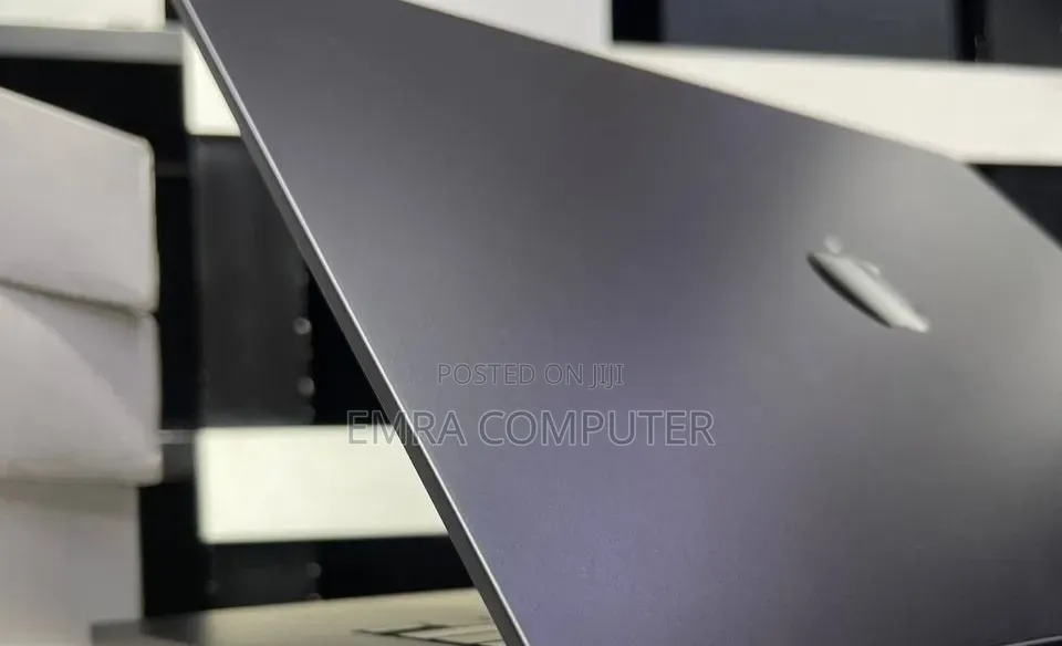 New Laptop Apple MacBook Pro 2024 M3 36GB Apple M3 Max SSD 1T