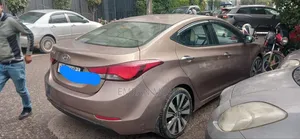 Hyundai Avante 2015 Gold