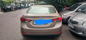 Hyundai Avante 2015 Gold
