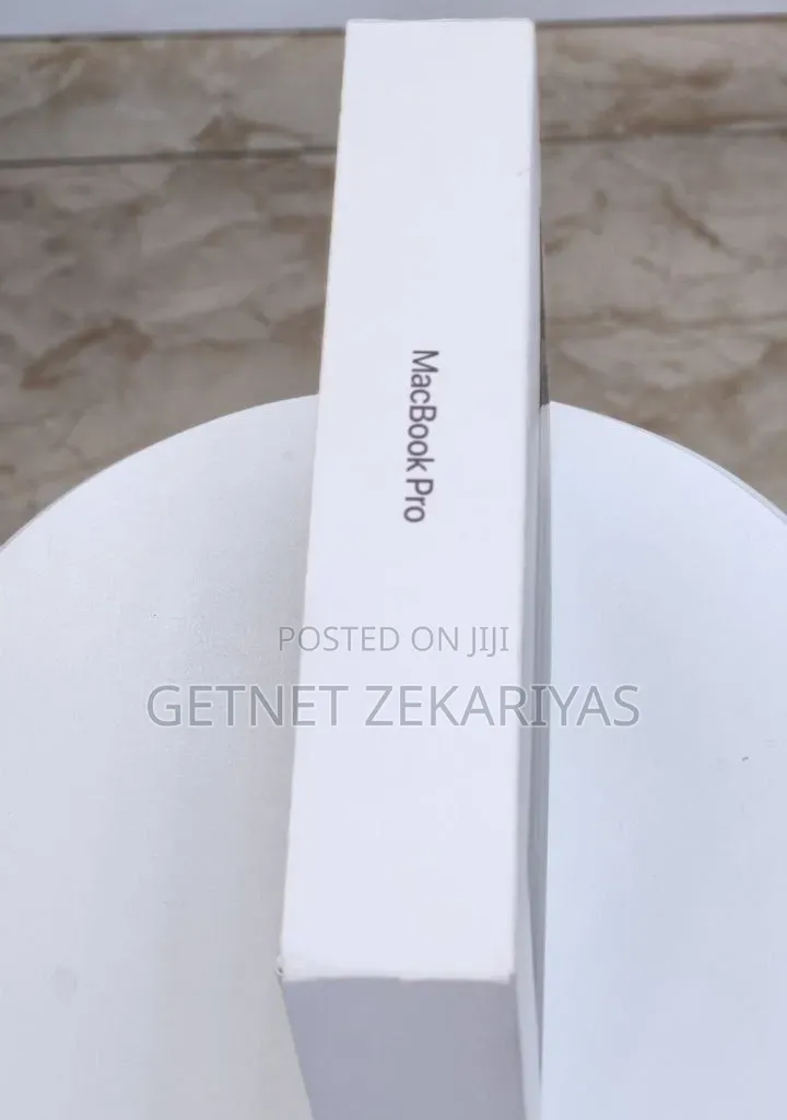 New Laptop Apple MacBook Pro 2025 M5 24GB Apple M5 Pro SSD 1T