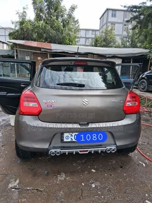 Suzuki Swift 2022 Gray