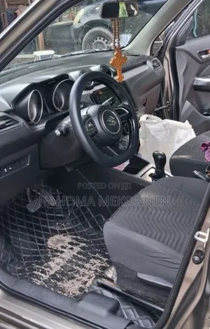 Suzuki Swift 2022 Gray