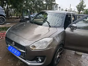 Suzuki Swift 2022 Gray
