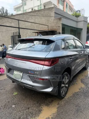 BYD E2 43 kWh 94 hp FWD 2025 Silver