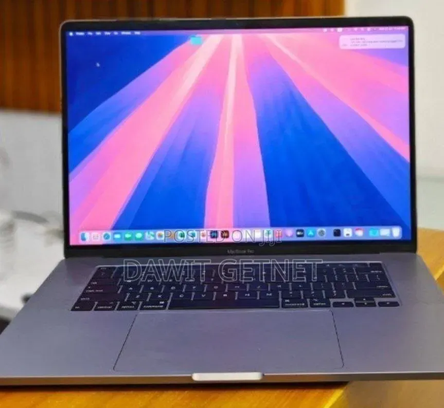 New Laptop Apple MacBook Pro 2021 M1 32GB Apple M1 Pro SSD 1T