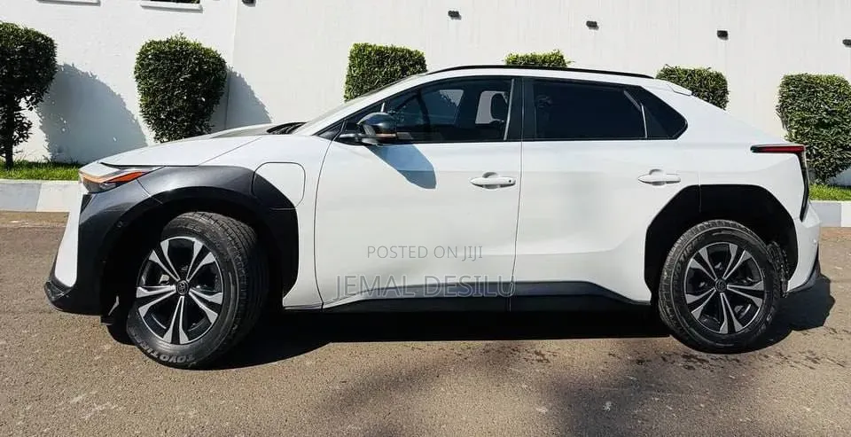 Toyota bZ4X 2023 White