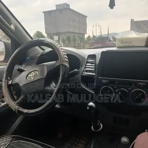Toyota Hilux 2009 Silver