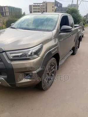 Toyota Hilux 2021 Brown