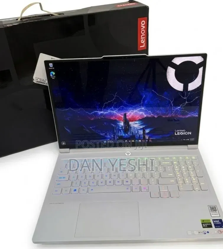 New Laptop Lenovo Legion Pro 7 32GB Intel Core Ultra 9 SSD 1T