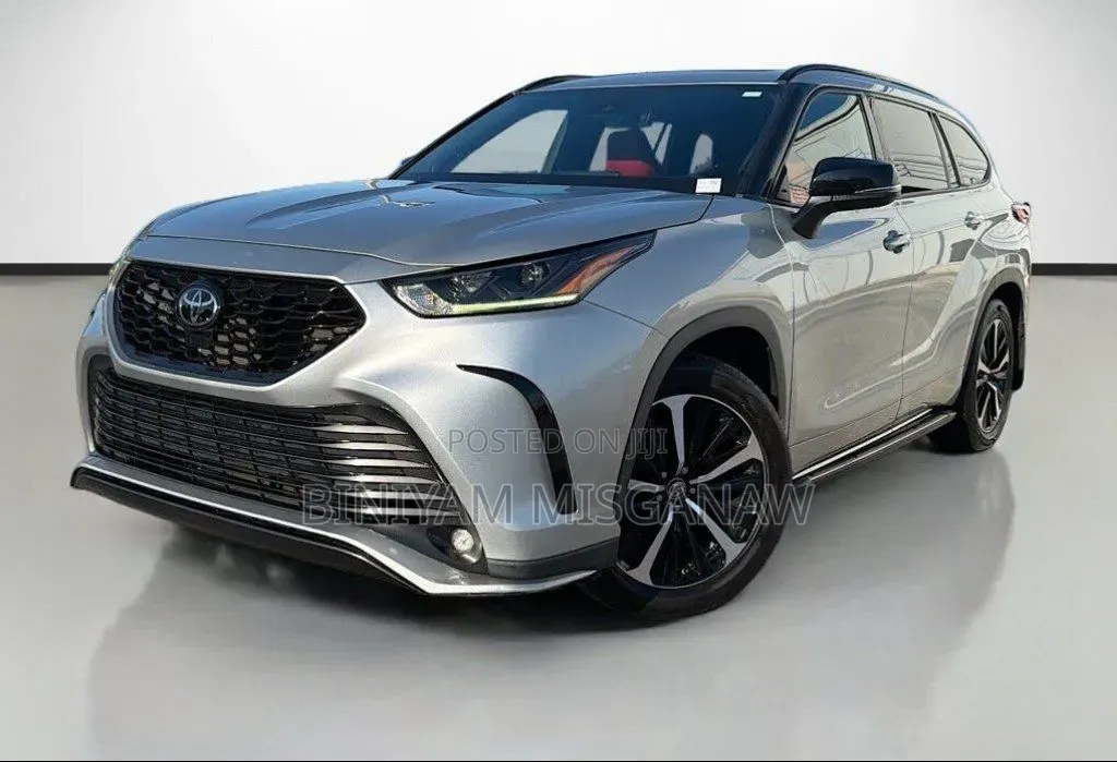 Toyota Highlander Hybrid 2022 Silver