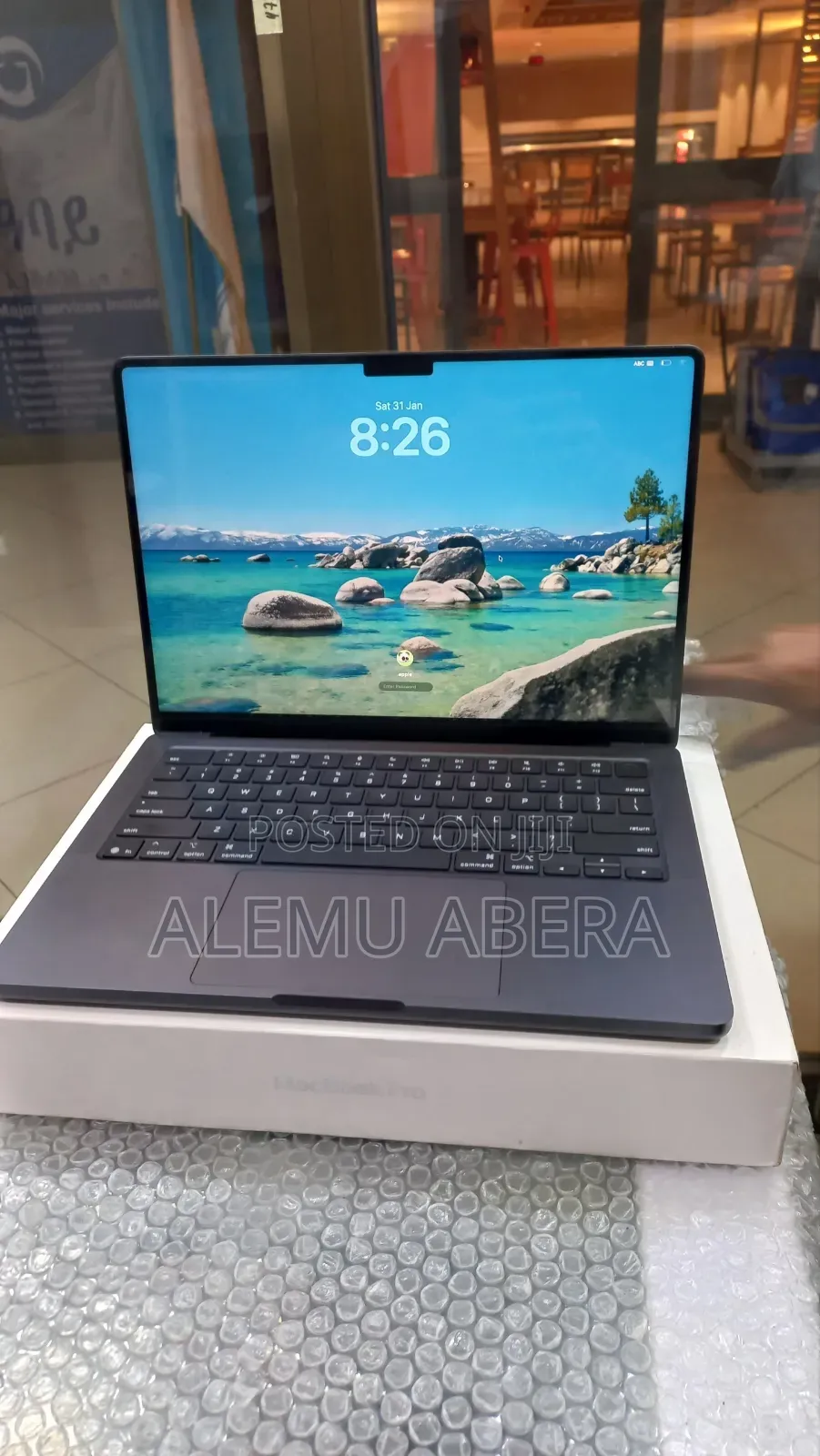 New Laptop Apple MacBook Pro 2025 M5 16GB Apple M5 SSD 512GB