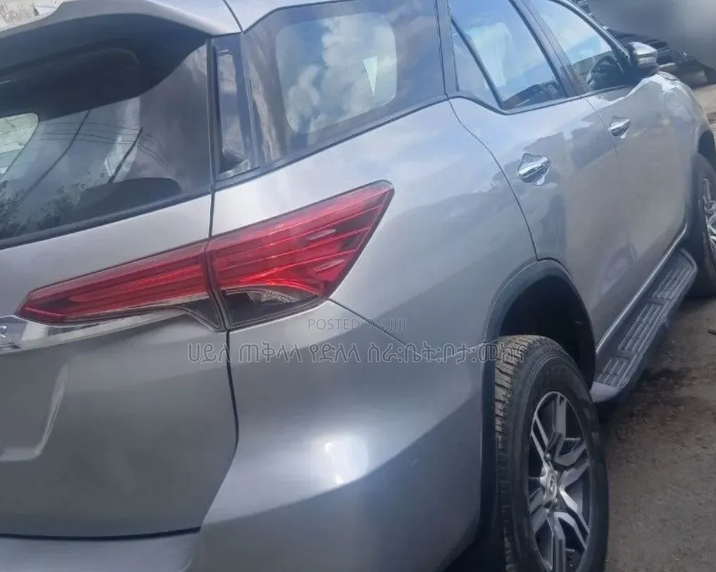 Toyota Fortuner 2019 Silver