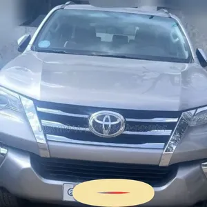 Toyota Fortuner 2019 Silver