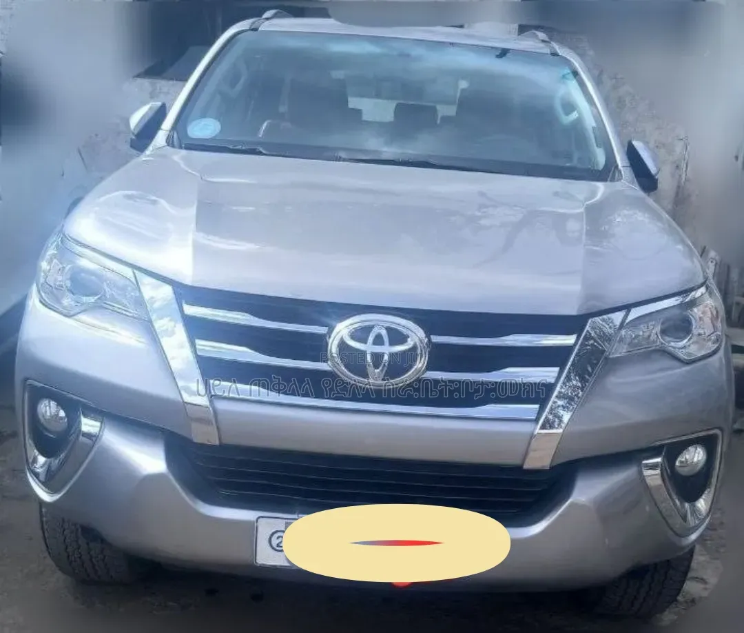 Toyota Fortuner 2019 Silver