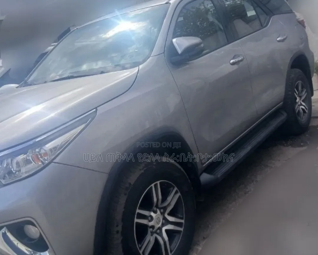 Toyota Fortuner 2019 Silver