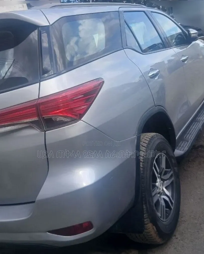 Toyota Fortuner 2019 Silver
