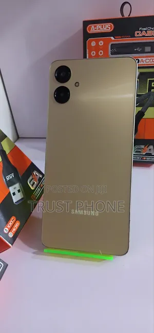 Samsung Galaxy A06 128 GB Rose Gold