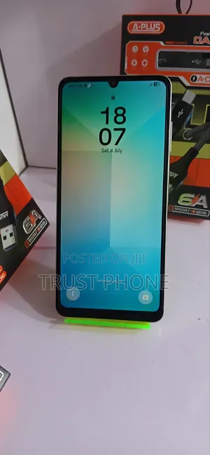 Samsung Galaxy A06 128 GB Rose Gold