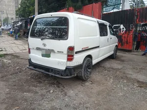 Toyota HiAce 2008 White