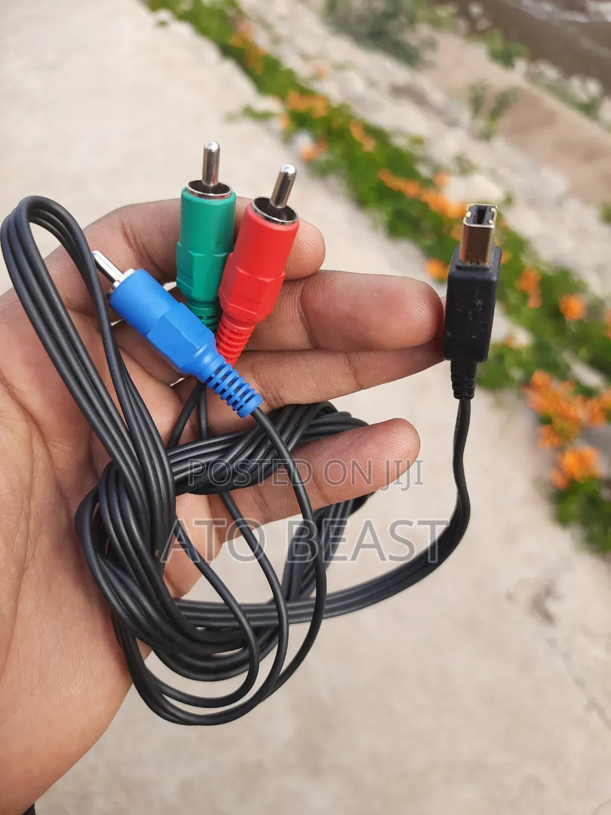 Component Video Cable Designed to Connect Camcorders, Televisions.