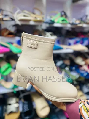ቡትስ ጫማ ለሴቶች