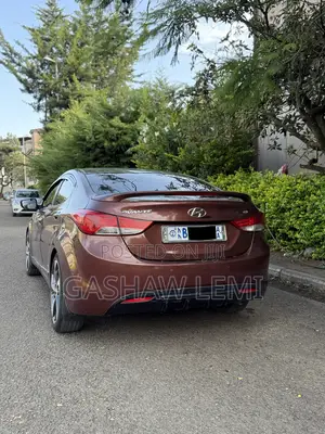 Hyundai Avante 2013 Burgundy