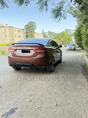 Hyundai Avante 2013 Burgundy