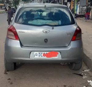 Toyota Yaris 2008 Gray