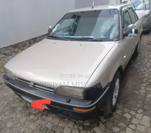Toyota Corolla 1992 Gold