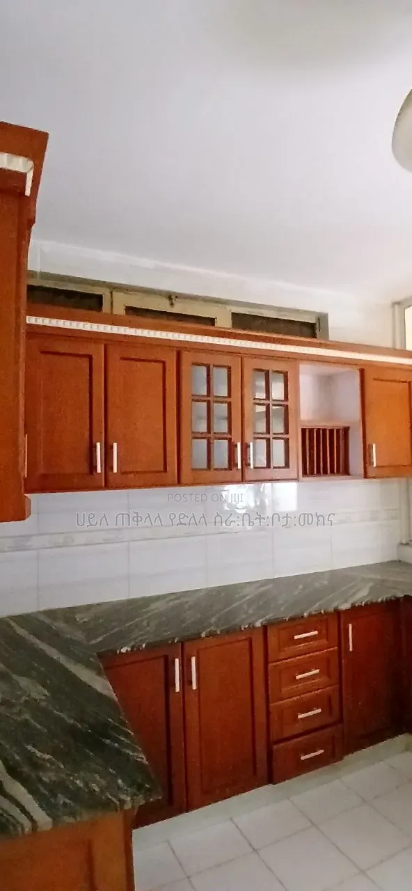 Furnished 7bdrm Townhouse/Terrace in Legetafo Area, Oromia-Finfinne